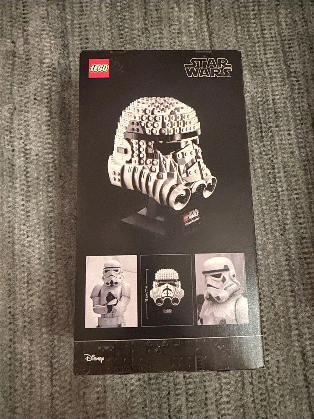 LEGO Star Wars Stormtrooper Helmet Display - White & Black BRAND NEW